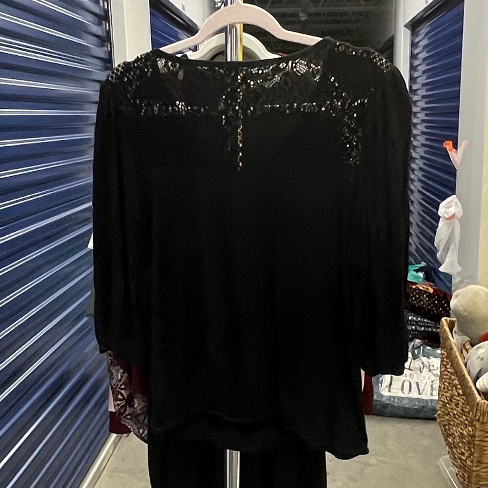 Black Crochet Shoulder 3/4 Sleeve Top | size xl - Picture 3 of 3